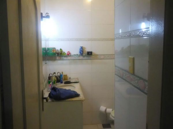 Apt 2 qts, Barra