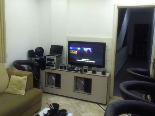 Apt 2 qts, Barra